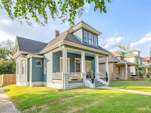 5th image of 701 N 18th St