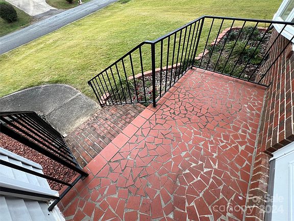 5th image of 119 Trailwood Dr