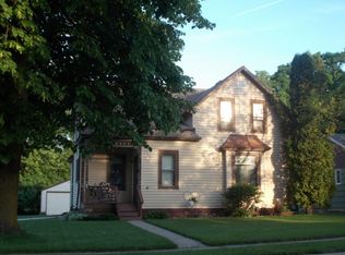 309 10th St S, Mount Lake, MN 56159