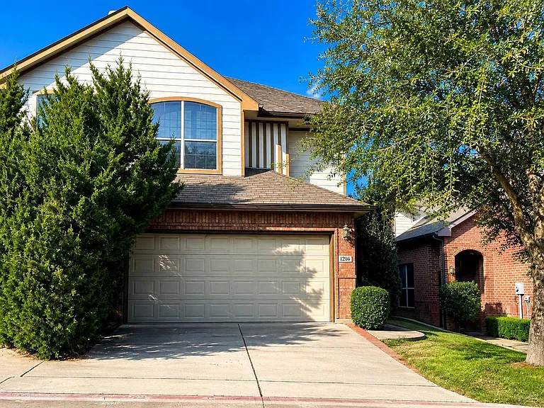 1216 Plaza Way — Photo 12