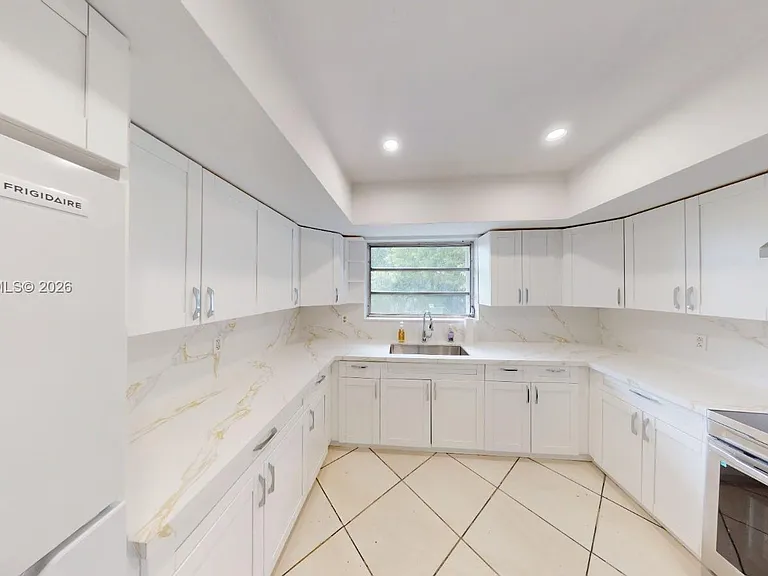 7882 Grand Canal Dr #7882 — Photo 1