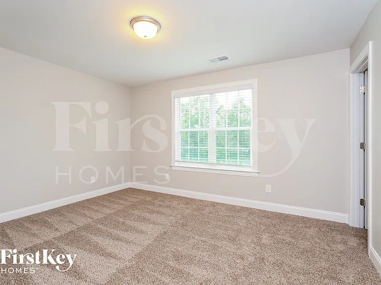 558 Dorchester St — Photo 15