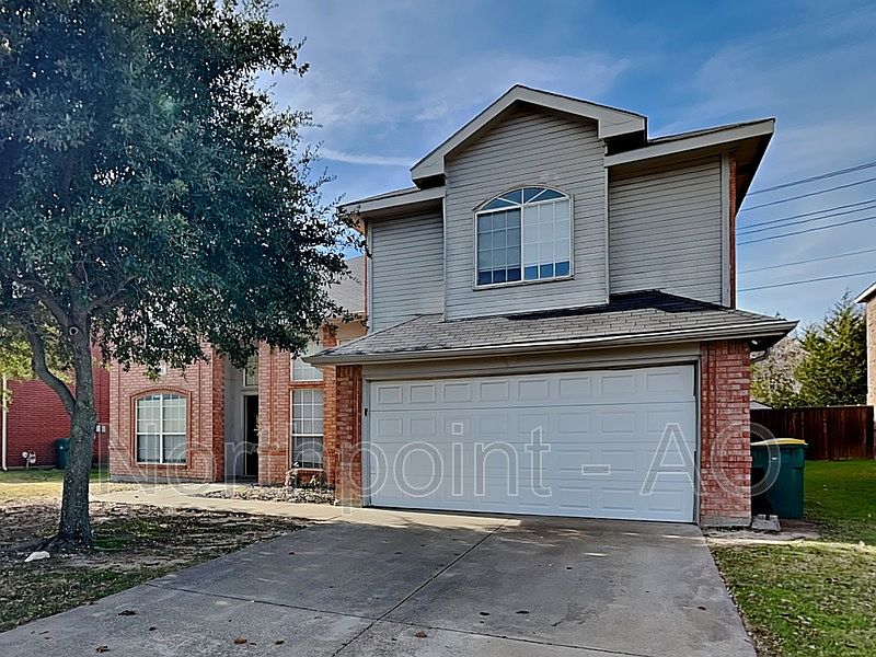 1st image of 833 Rainbow Ln