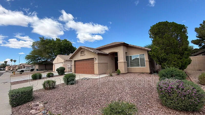 8002 W Salter Dr