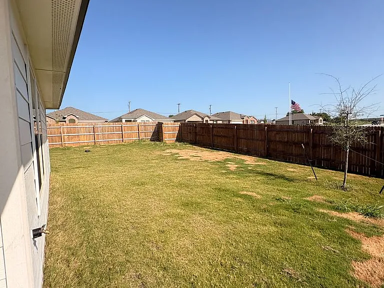 6401 Coneflower Dr — Photo 17