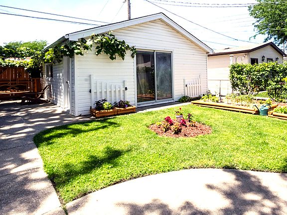 2nd image of 3936 N Oconto Ave