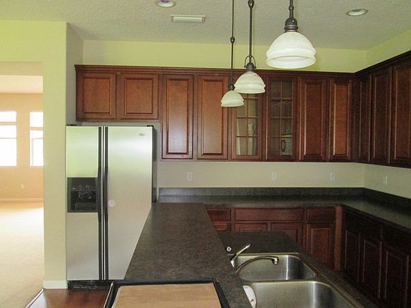 5th image of 185 Boysenberry Ln