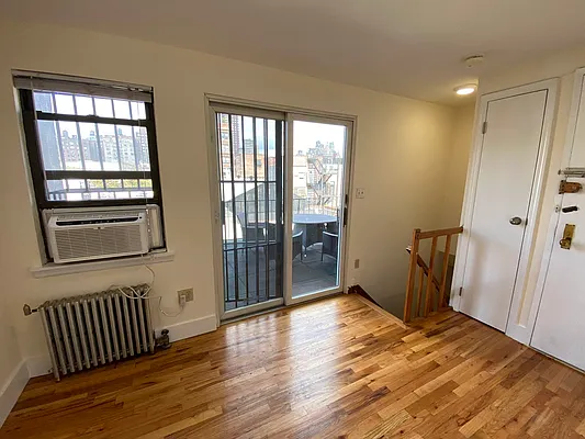 Rented by Harris Philip NYC | media 13