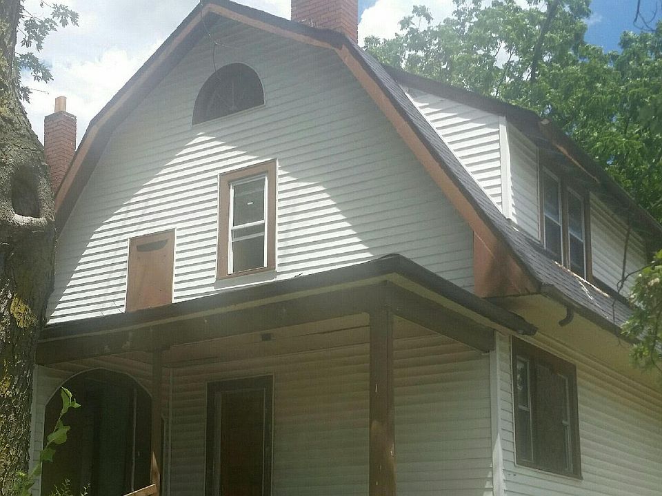 2nd image of 2252 Dresden St