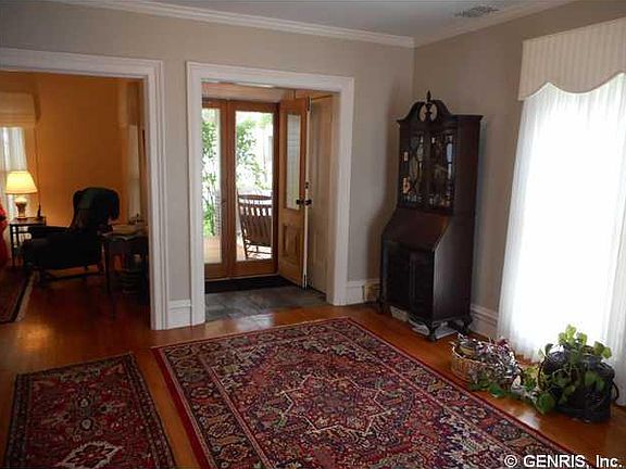 4th image of 17 Lincoln Ave