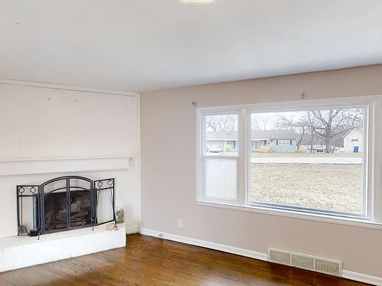 6708 N Walnut St — Photo 6