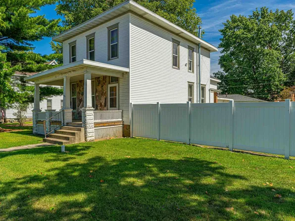 604 N Kickapoo St, Lincoln, IL 62656