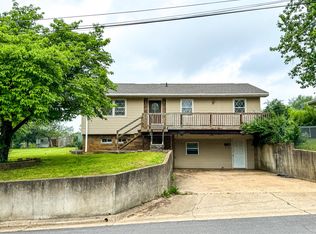 1027 N College St, West Plains, MO 65775