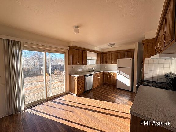 4th image of 19 E 17th Ave