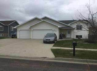 1014 Cherry Dr, Watertown, SD 57201