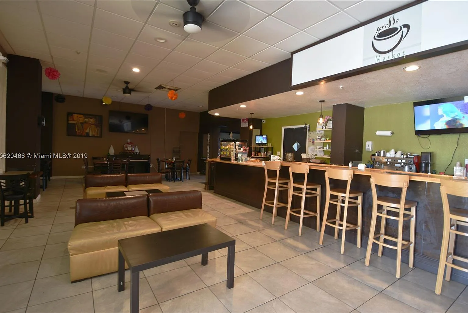 1 bed, 720 sqft, $1,800 — Photo 2