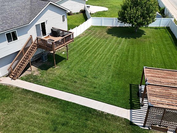 4th image of 2 Willow Ln