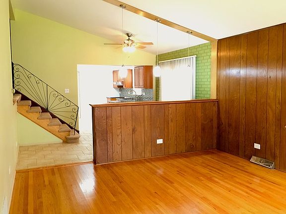 3rd image of 14420 Dorchester Ave