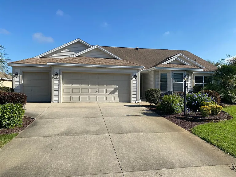 1135 Barker Way — Photo 1