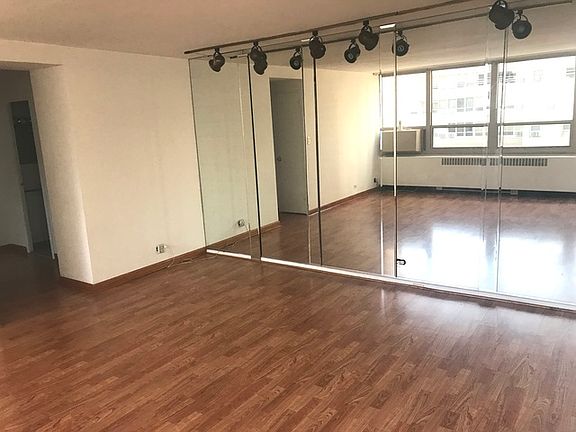 4th image of 3950 N Lake Shore Dr APT 2120