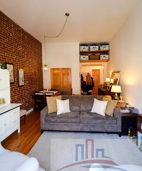 2nd image of 118 W 74th St APT 1A
