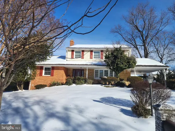 12602 Darlenen St, Upper Marlboro, MD 20774