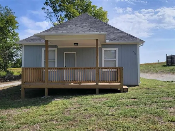 305 S Lafayette St, Mayview, MO 64071