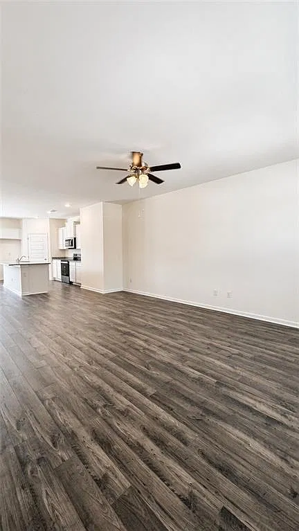 3 bed, 2.5 bath, 2196 sqft, $2,550 — Photo 4