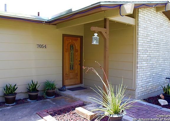 3rd image of 7054 Glenfield Dr