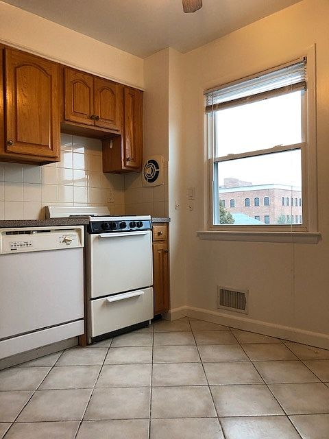 1st image of 11 Parsons St Floor 2