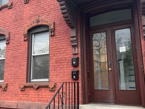 2332 Broadway APT 1F, Watervliet, NY 12189