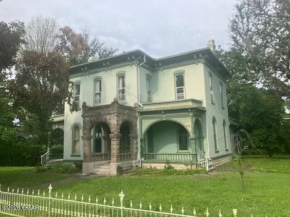 903 S Main St, Carthage, MO 64836