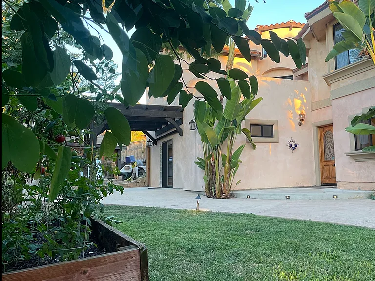 2355 Castlegate Ln — Photo 4