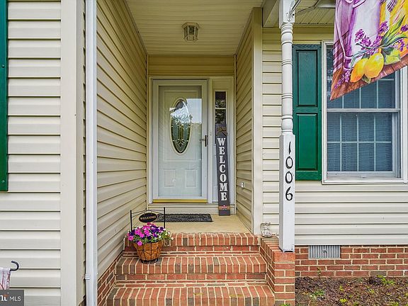 2nd image of 1006 Worcester Dr