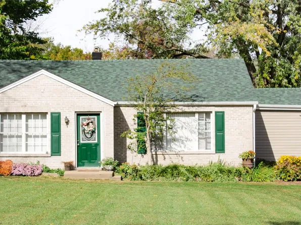 121 Cherry Hill Dr, Fenton, MO 63026