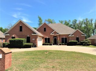 2100 Greenbrier St, Denison, TX 75020