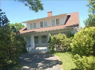 402 Burns St, Charlevoix, MI 49720