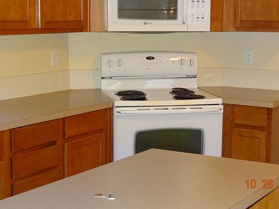 4th image of 3155 Festival Ave E