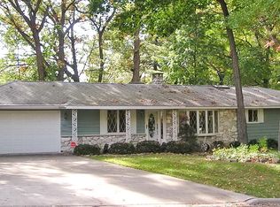 2470 Hillside Ln, Green Bay, WI 54302