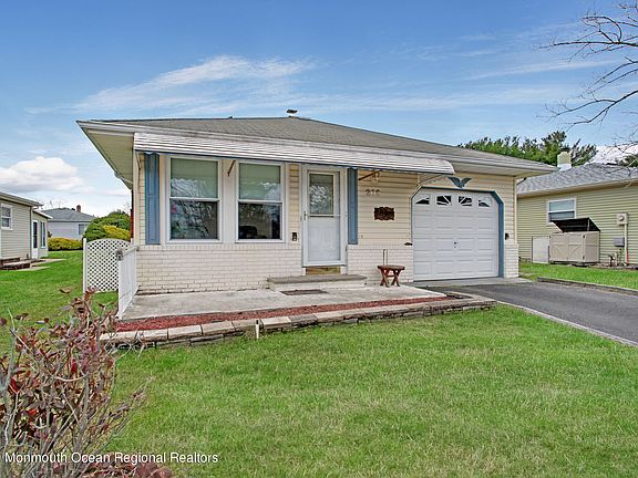 2nd image of 203 Charlotteville Dr N