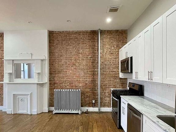 5th image of 1024 Bedford Ave #1