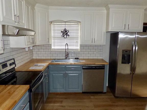 3rd image of 1308 Rush St