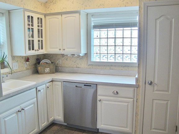 2nd image of 5774 Sprucewood Dr