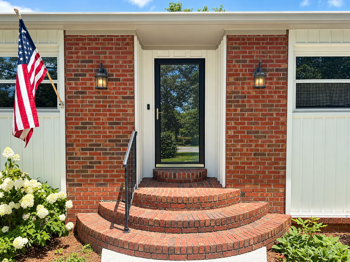 4 bed, 2.5 bath, 2457 sqft, $2,850 — Photo 2