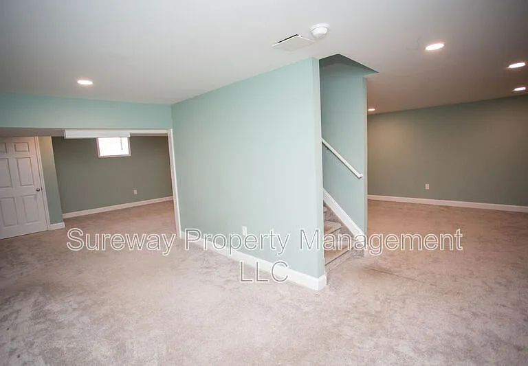 1 Tweentown Close — Photo 35