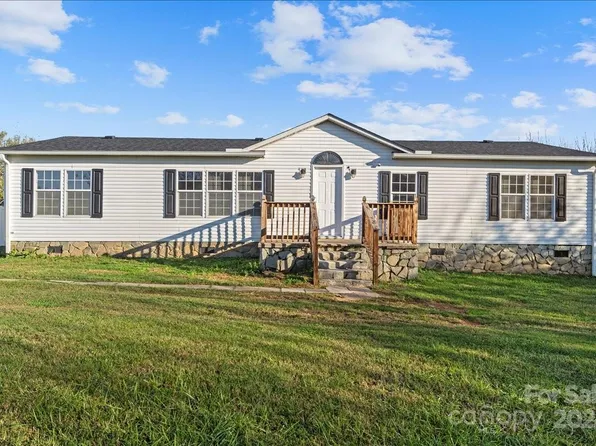 3624 Caribou Dr, Sherrills Ford, NC 28673