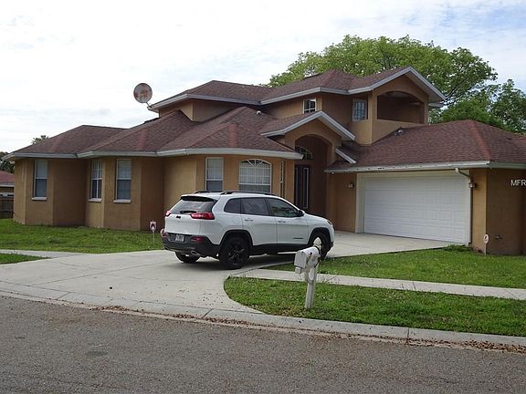 3rd image of 4015 Woodacre Ln