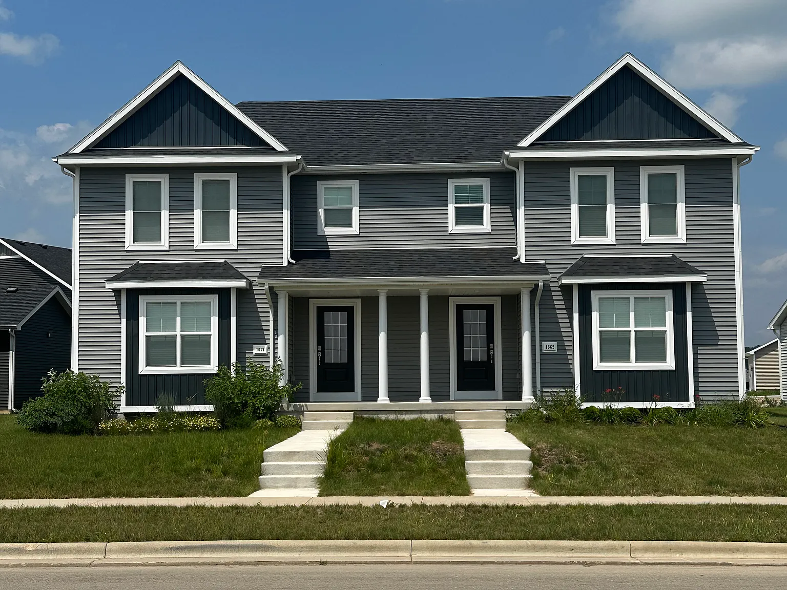 3 bed, 2.5 bath, 1480 sqft, $2,700 — Photo 2