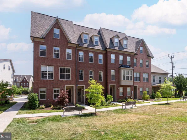 15948 Chieftain Ave, Rockville, MD 20855