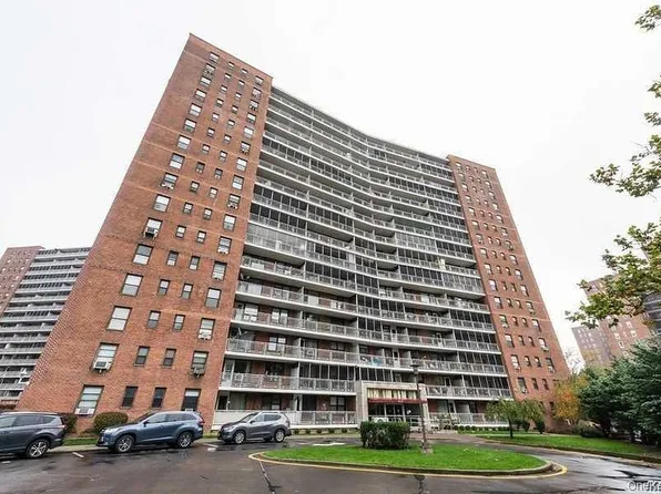 61-55 98th St #14L, Rego Park, NY 11374